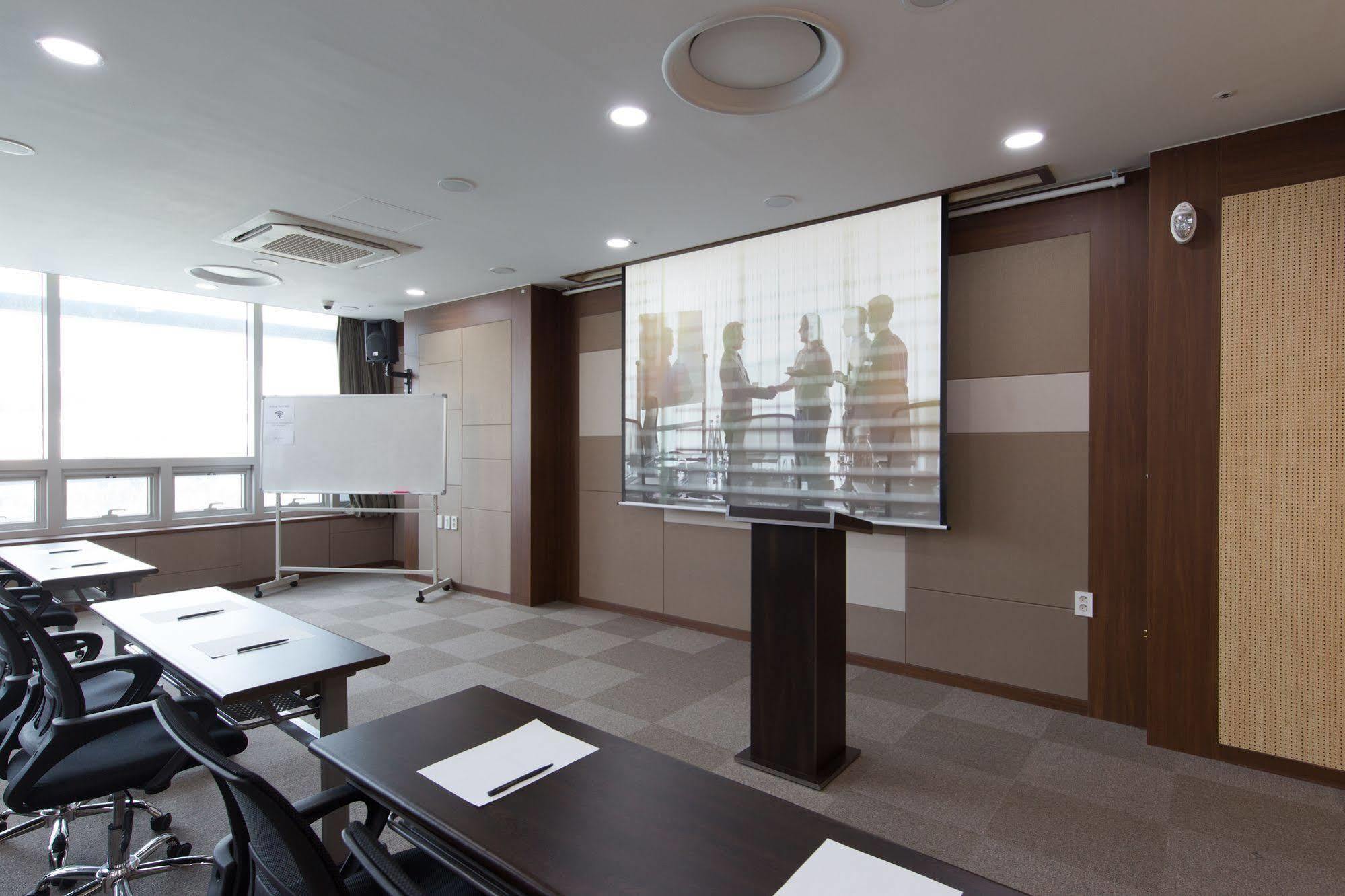 Felix By Stx Hotel & Suite Busan Extérieur photo