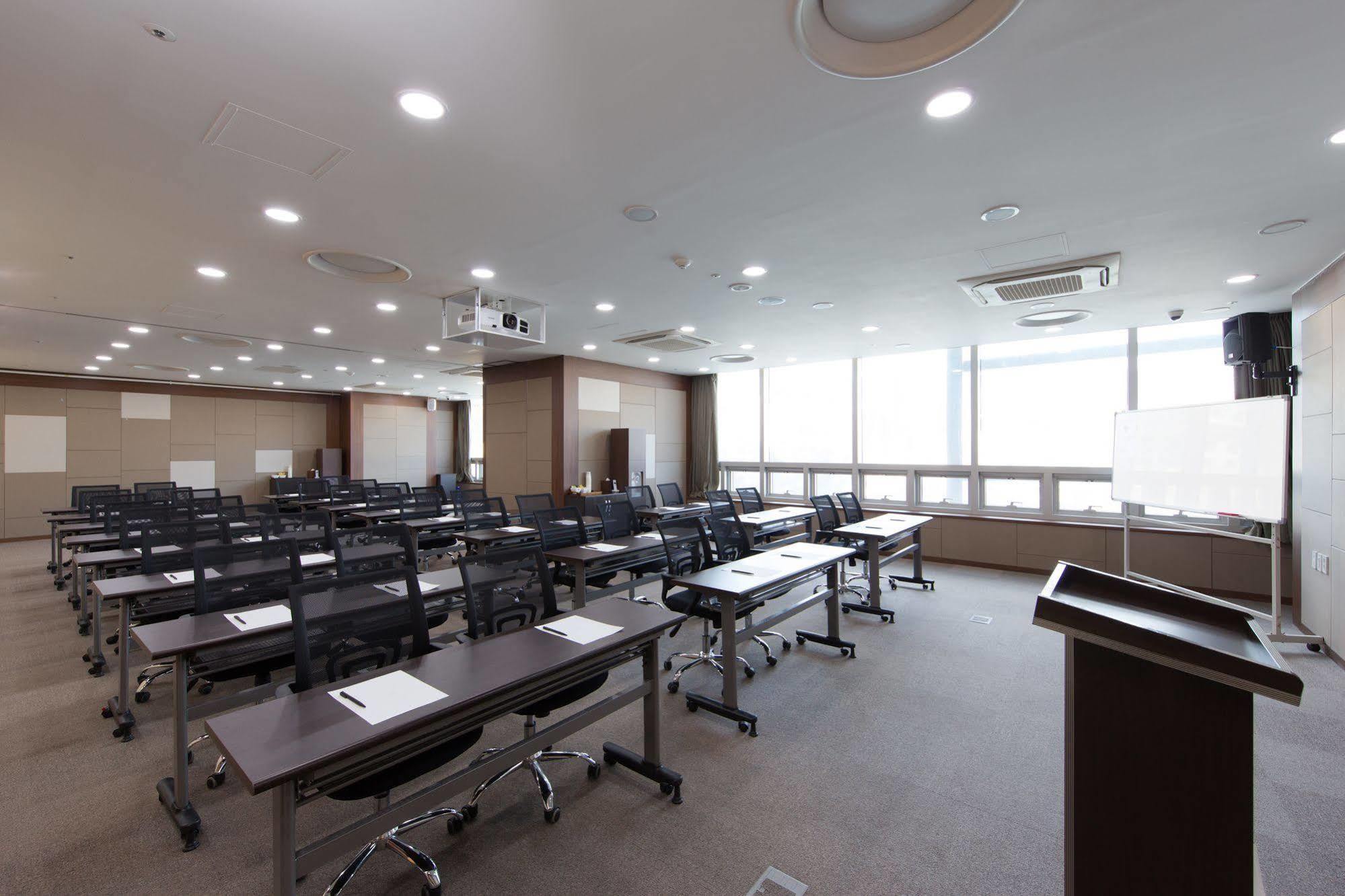 Felix By Stx Hotel & Suite Busan Extérieur photo